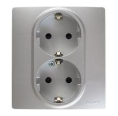Legrand  Etika  Алюминий Розетка 2-местная с заземляющими контактами винтовые зажимы 16А, 250В  672423