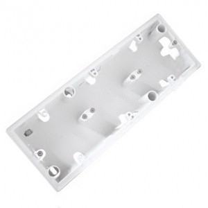 Legrand Valena  Белый Коробка накладн. 3-местная  776183