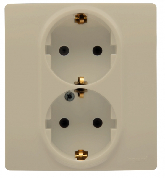 Legrand  Etika  Слоновая Кость Розетка Моноблок 2X(2К+З) шторки автоматические зажимы 672333