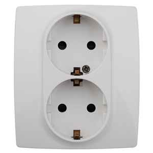 ЭРА  Эра12  Белый  Розетка 2X2P+E Schuko со шторками 16АХ-250В 12-2104-01 Б0014699