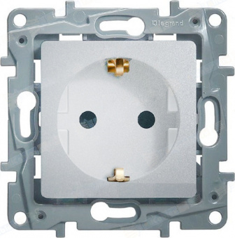 Legrand  Etika  Алюминий Розетка механизм 2К+З со шторками 16А, 250В 672422